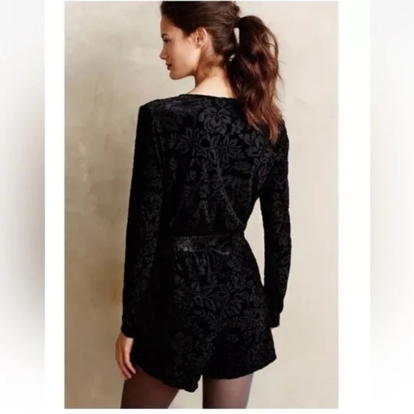 ANTHROPOLOGIE Saylor The Rebecca Black Velvet Floral Burnout Belted Romper 31861 - Picture 3 of 13